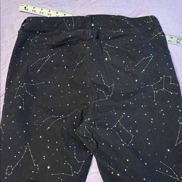 Vintage Torrid constellation black jeans in 14R 28” inseam. Washed and worn once - Picture 9 of 9
